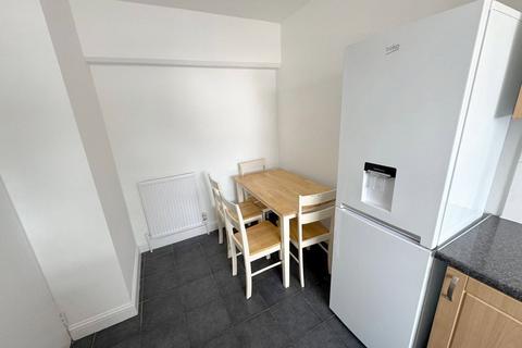 1 bedroom apartment to rent, Watford Way, London, NW7
