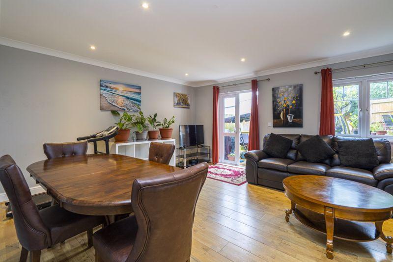 Cameron Road, Chesham 3 bed end of terrace house for sale £490,000