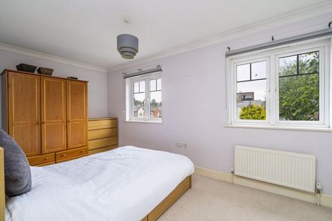 3 bedroom end of terrace house for sale, Cameron Road, Chesham