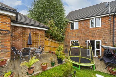 1j Cameron Road, Chesham, HP5 3BX