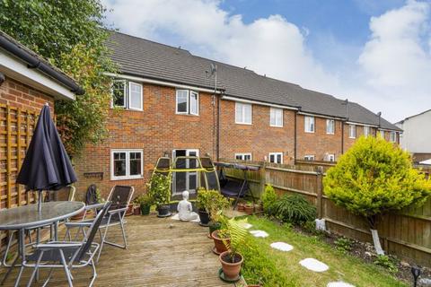 1j Cameron Road, Chesham, HP5 3BX