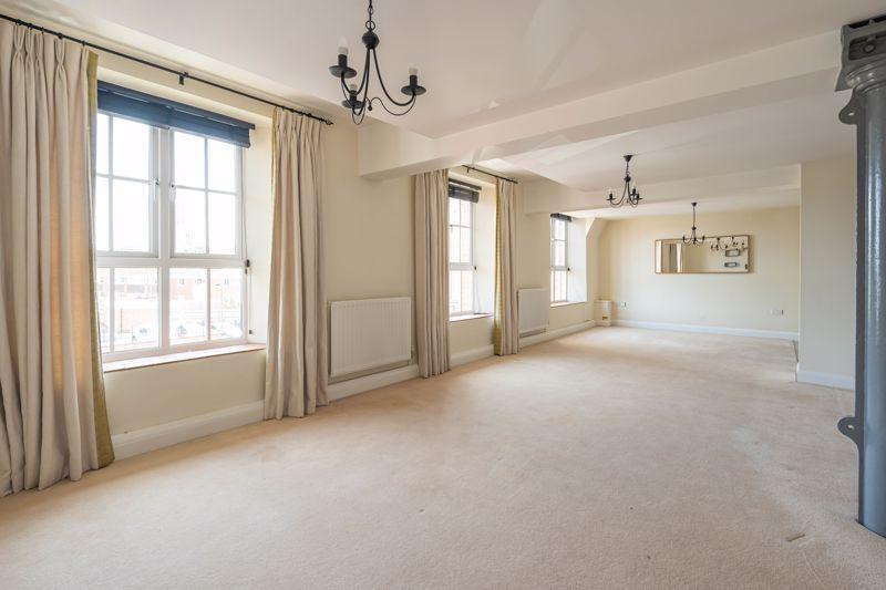 Living/Dining area