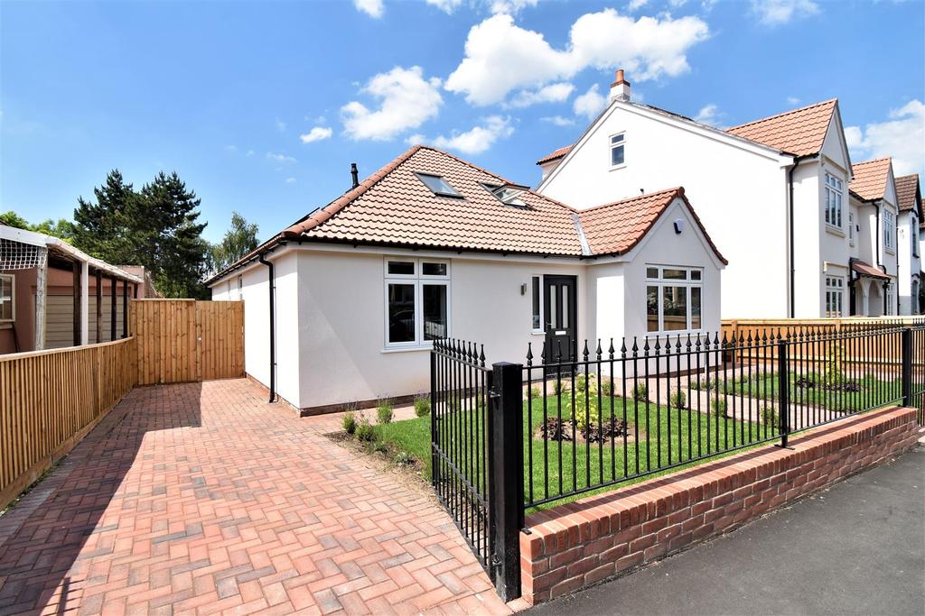 Stoke Lane, WestburyOnTrym 4 bed detached bungalow for sale £875,000