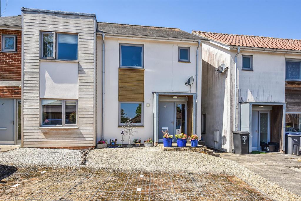Astor Crescent, Ludgershall, Andover 2 bed semidetached house £255,000