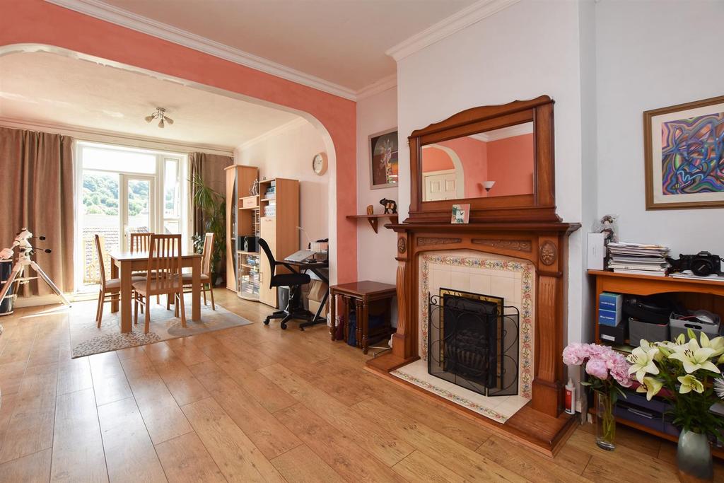 Godwin Road, Hastings 4 bed semidetached house £460,000