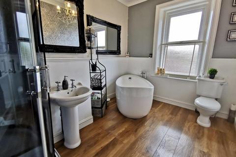 5 bedroom end of terrace house for sale, Oakleigh Road, Clayton, Bradford