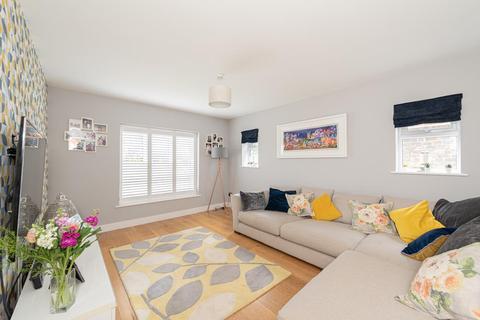 1 Downs Wood, Epsom, KT18 5UH