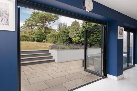 1 Downs Wood, Epsom, KT18 5UH