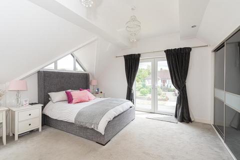 1 Downs Wood, Epsom, KT18 5UH
