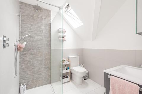 1 Downs Wood, Epsom, KT18 5UH