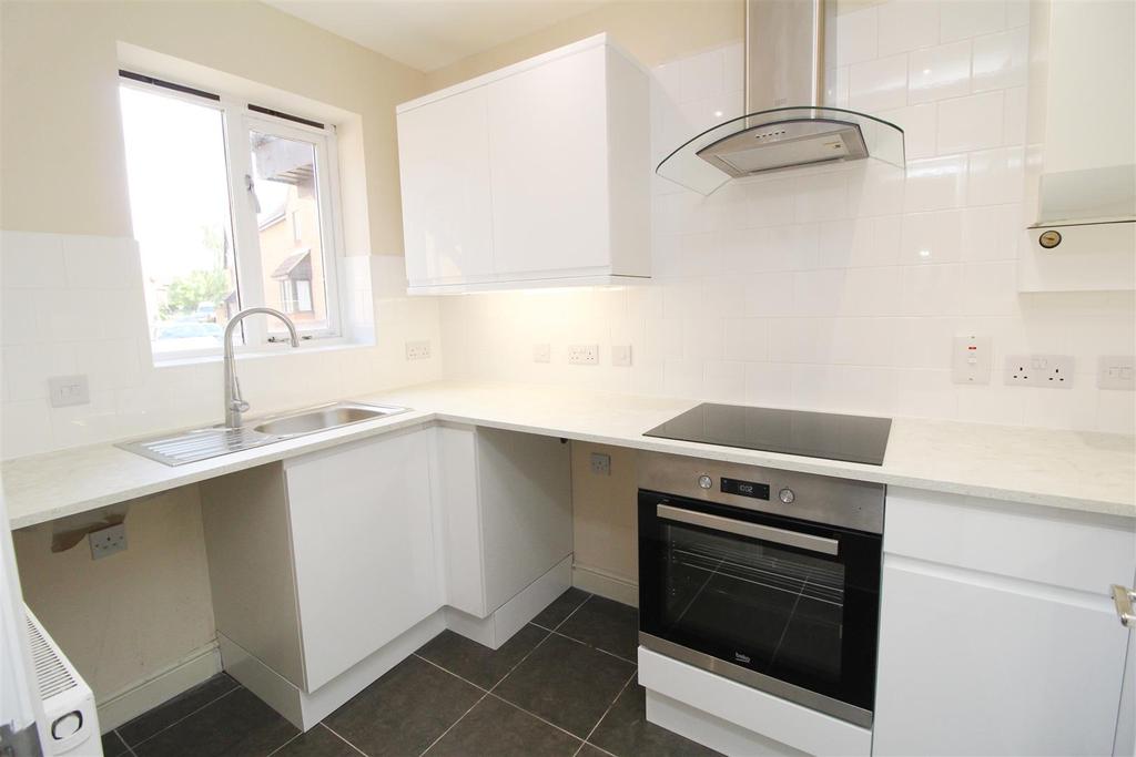 Forthill Place, Shenley Church End, Milton Keynes 2 bed terraced house