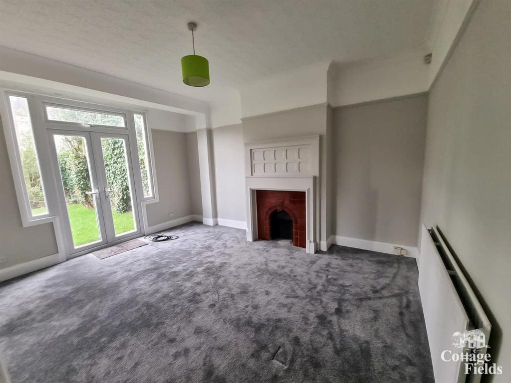 Lavender Hill, Enfield Chase,EN2... 4 bed house £2,000 pcm (£462 pw)