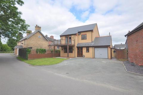 3 bedroom detached house for sale - Severn Street, Caersws
