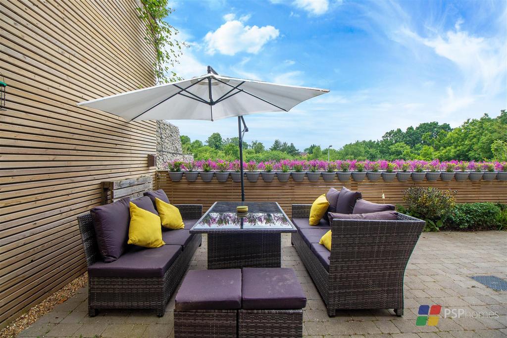 Al-Fresco Dining
