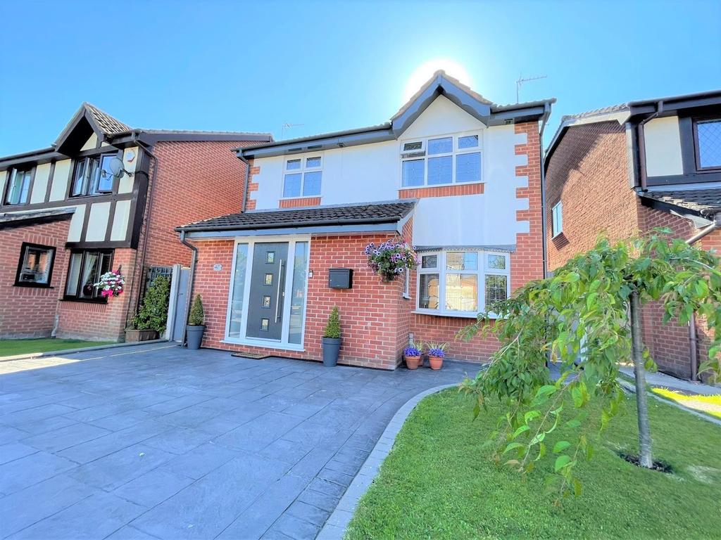 Moreton Drive, Leigh 4 bed detached house £399,950