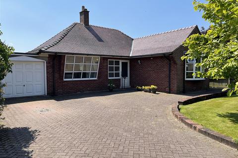 2 bedroom detached bungalow for sale - Bryning Avenue, Wrea Green