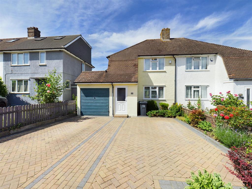 Parkway, New Addington, Croydon 3 bed semidetached house for sale £