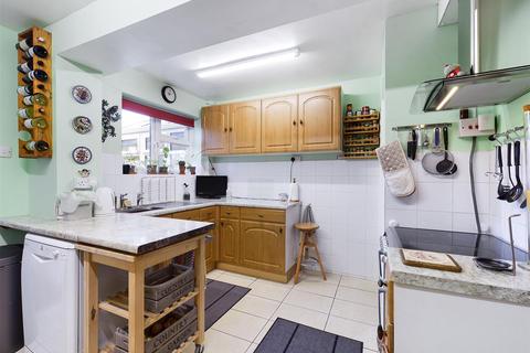 22 Parkway, New Addington, Croydon, CR0 0LA