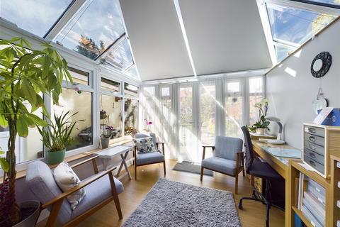 22 Parkway, New Addington, Croydon, CR0 0LA