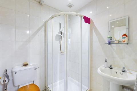22 Parkway, New Addington, Croydon, CR0 0LA