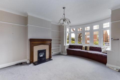 7 Sylvan Close, South Croydon, CR2 8DS