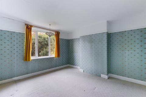 7 Sylvan Close, South Croydon, CR2 8DS
