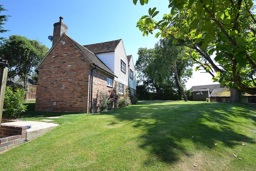 West End, Herstmonceux, Hailsham 3 bed detached house £699,000