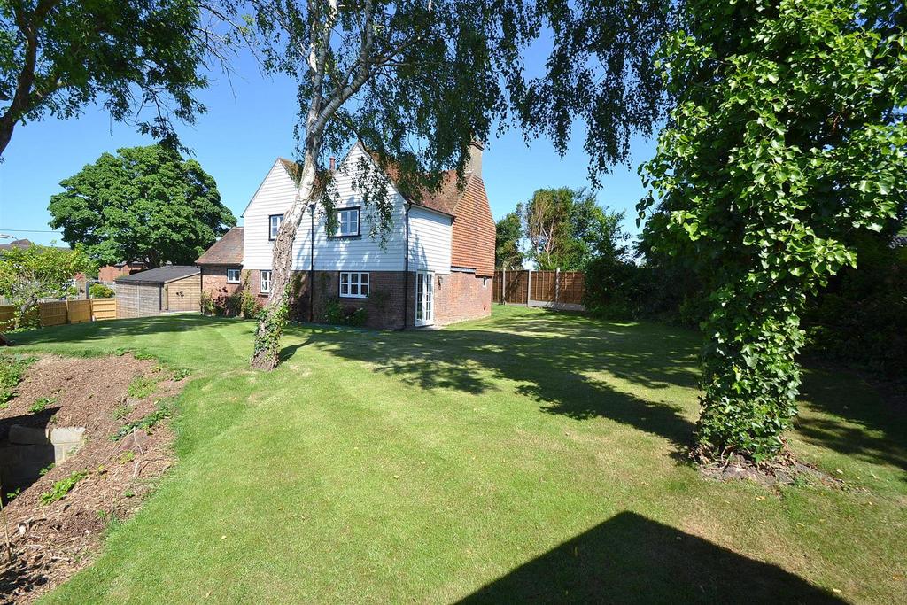 West End, Herstmonceux, Hailsham 3 bed detached house £699,000