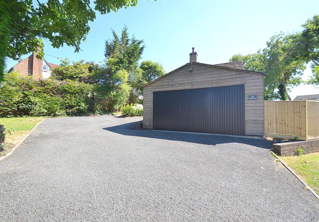 West End, Herstmonceux, Hailsham 3 bed detached house £699,000