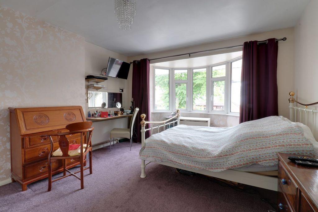 Bedroom 1 (Double)