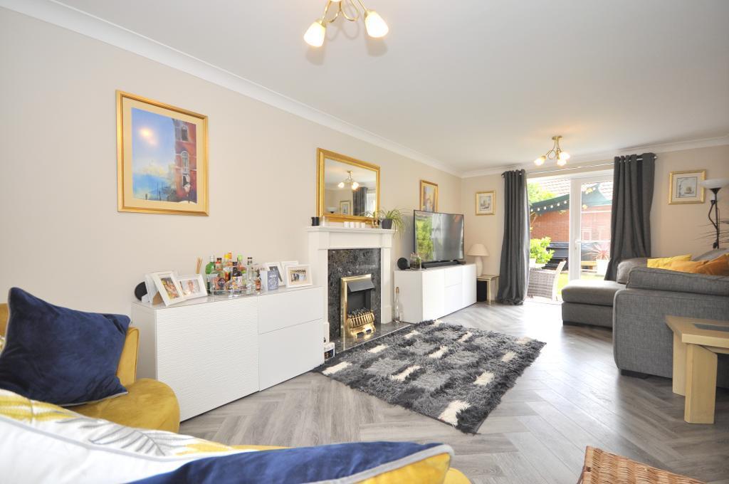 Double aspect sitting room