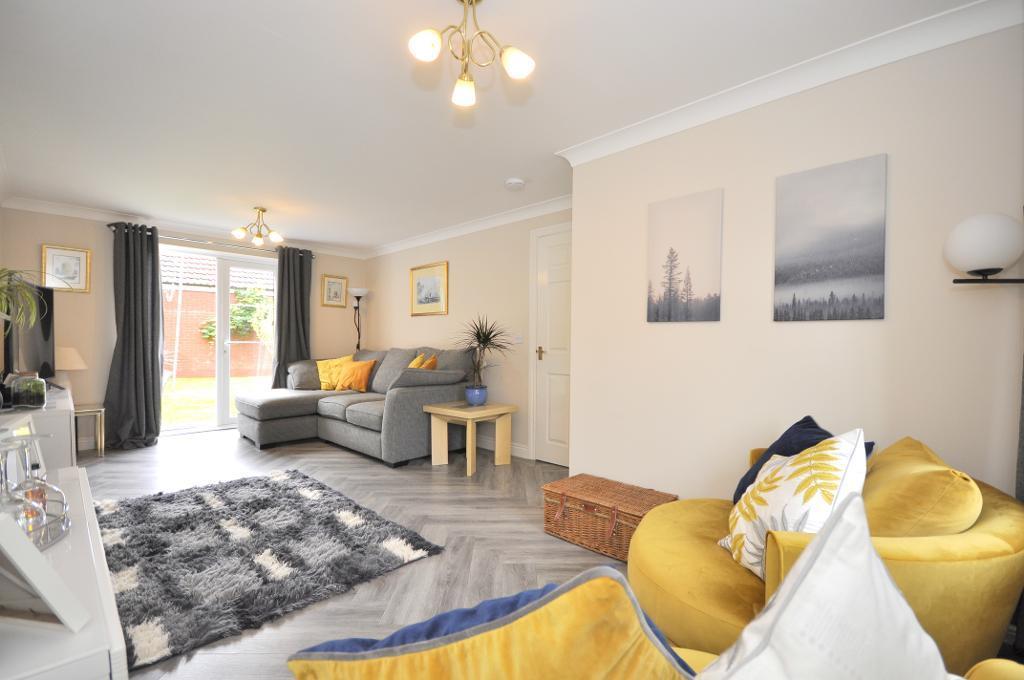 Double aspect sitting room