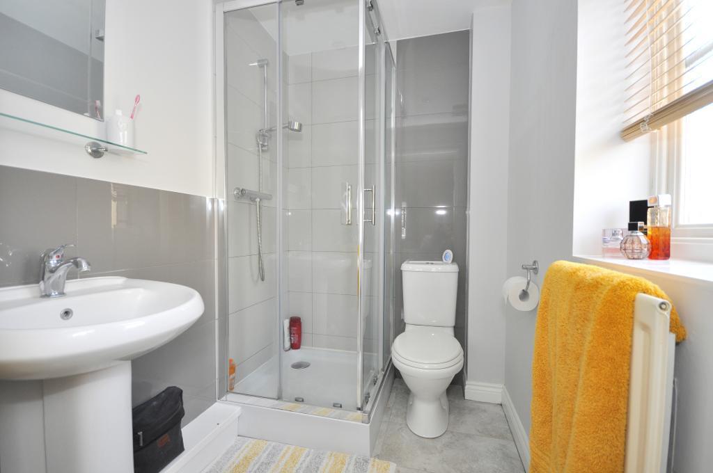 Master bedroom en-suite