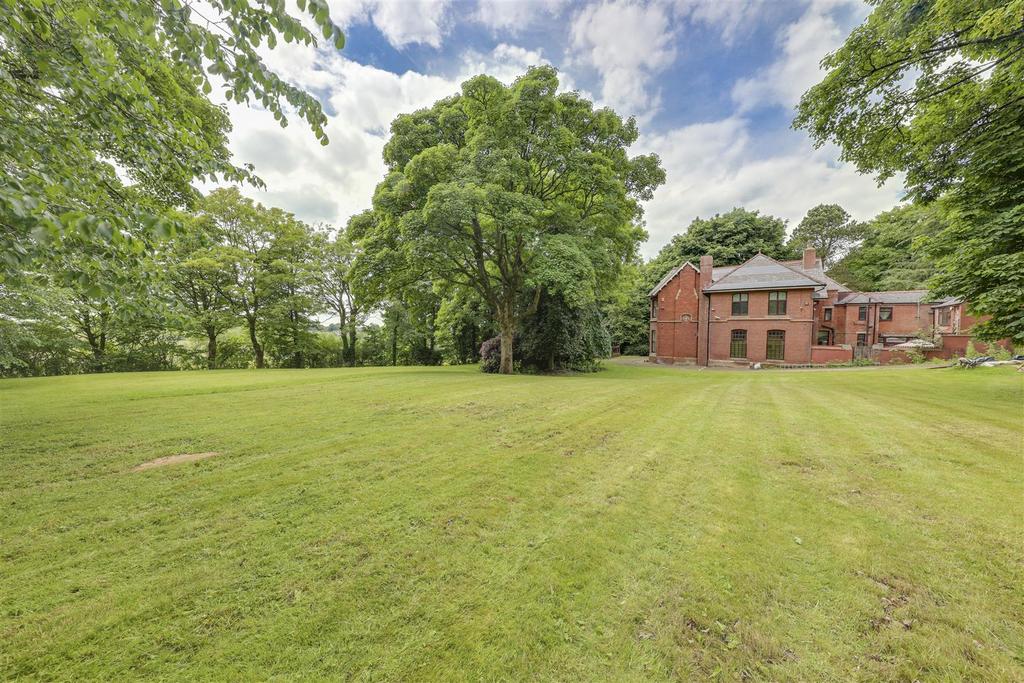 Rochdale Road East, Marland, Heywood, Greater Manchester 5 bed detached