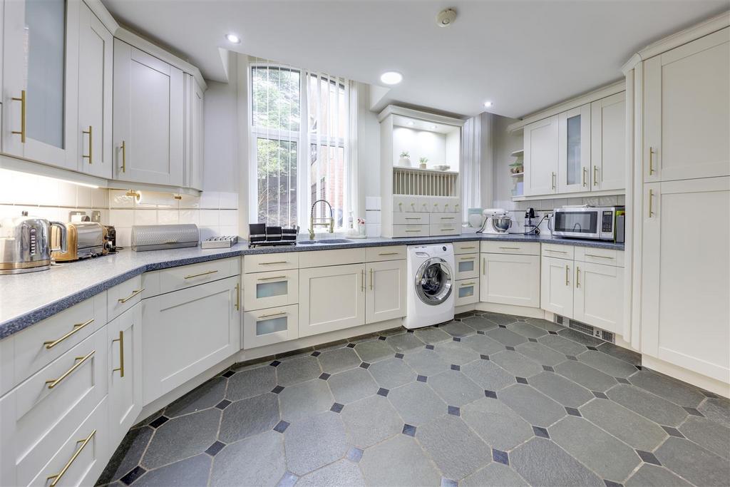 Kitchen Alt