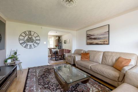 30 Carnbee Crescent, Edinburgh, EH16 6GF
