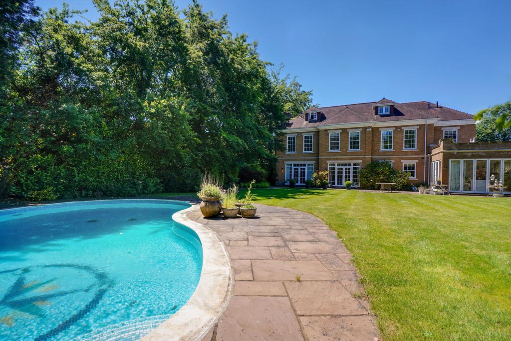 Icklingham Road, Cobham, Surrey, KT11 6 bed detached house £4,440,000
