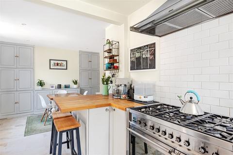 2 Chilcroft Road, Haslemere, GU27 1JJ