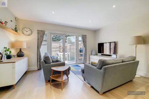 12 Vicars Moor Lane, London, N21 2QJ