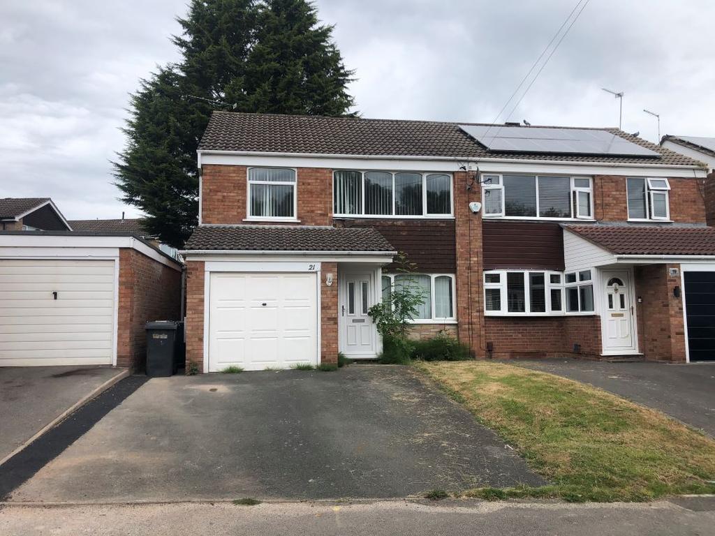 21 Beverley Avenue, Nuneaton... 3 bed semidetached house £150,000