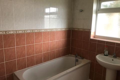 21 Beverley Avenue, Nuneaton, CV10 9JP