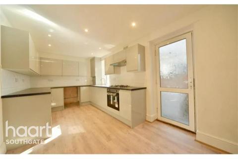 4 bedroom terraced house to rent - Montague Road, N18
