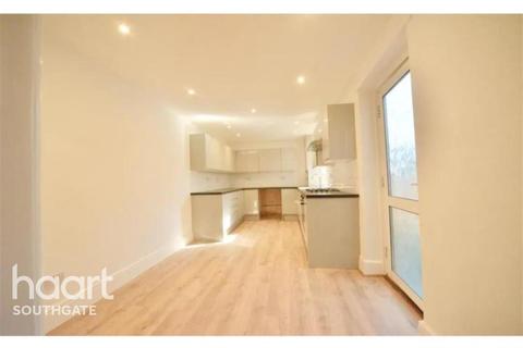 4 bedroom terraced house to rent - Montague Road, N18
