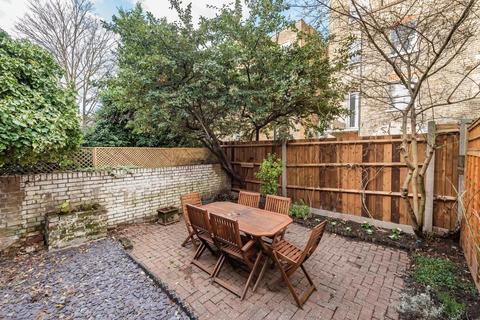 59b Gascony Avenue, London, NW6 4ND