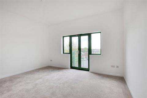 2 bedroom apartment for sale - Copper Beech Close, Gravesend, Kent, DA12