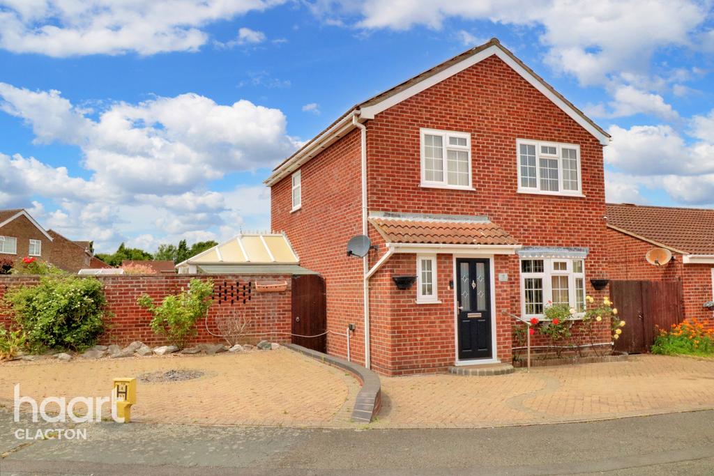 Huntingdon Way, ClactonOnSea 3 bed detached house for sale £300,000