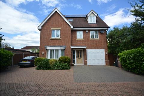 5 bedroom detached house to rent - The Cedars, CM2