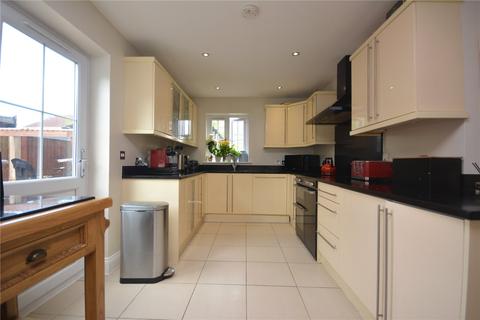 5 bedroom detached house to rent - The Cedars, CM2