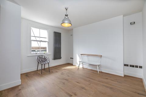 3 bedroom flat to rent - Lansdowne Crescent, Notting Hill, W11