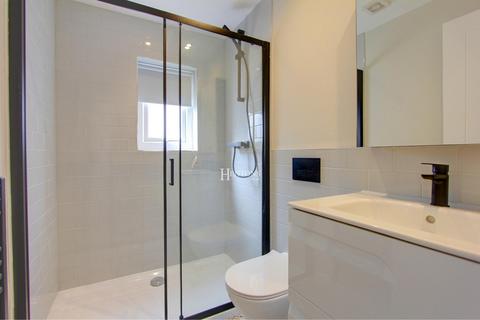 1 bedroom property to rent, Connaught Road, Roath, Cardiff